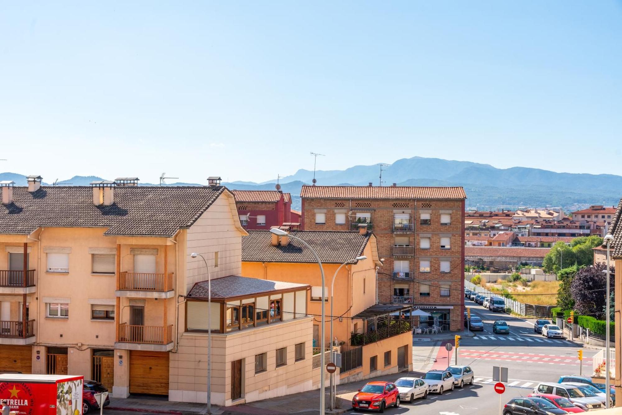 Hotel J. Balmes Вик Екстериор снимка